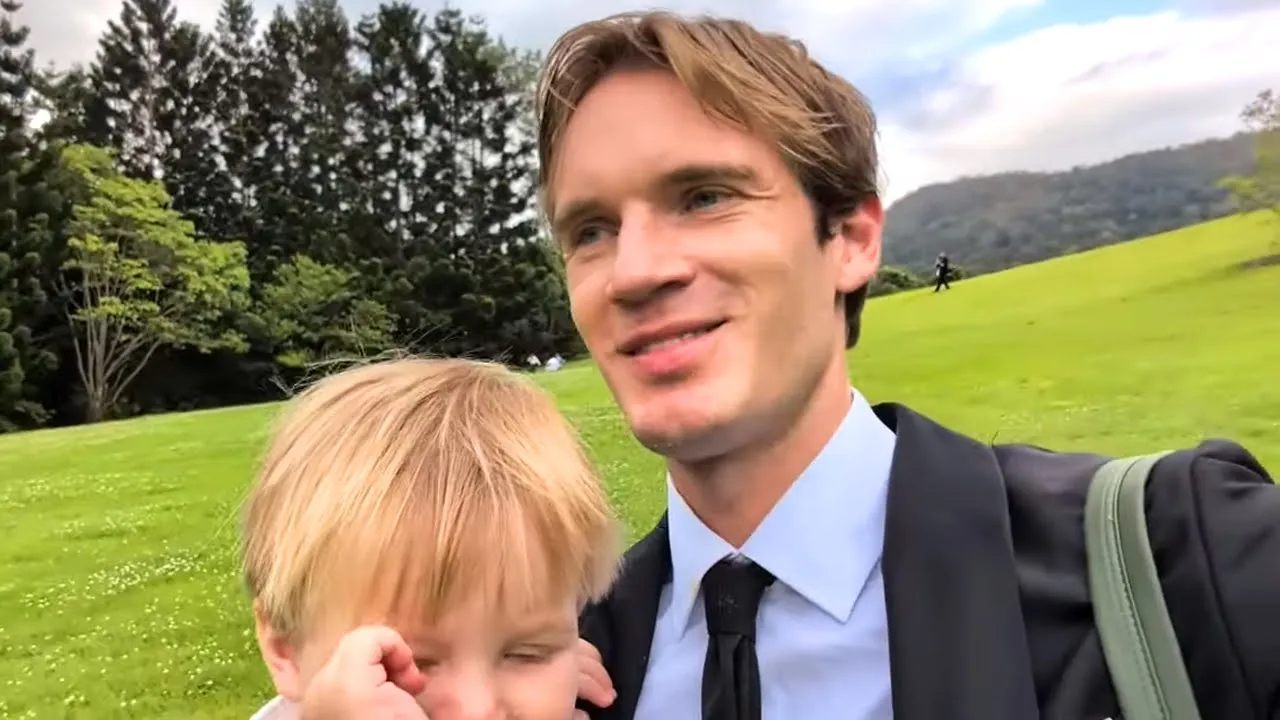 I put on a suit and went to Australia for this thumbnail